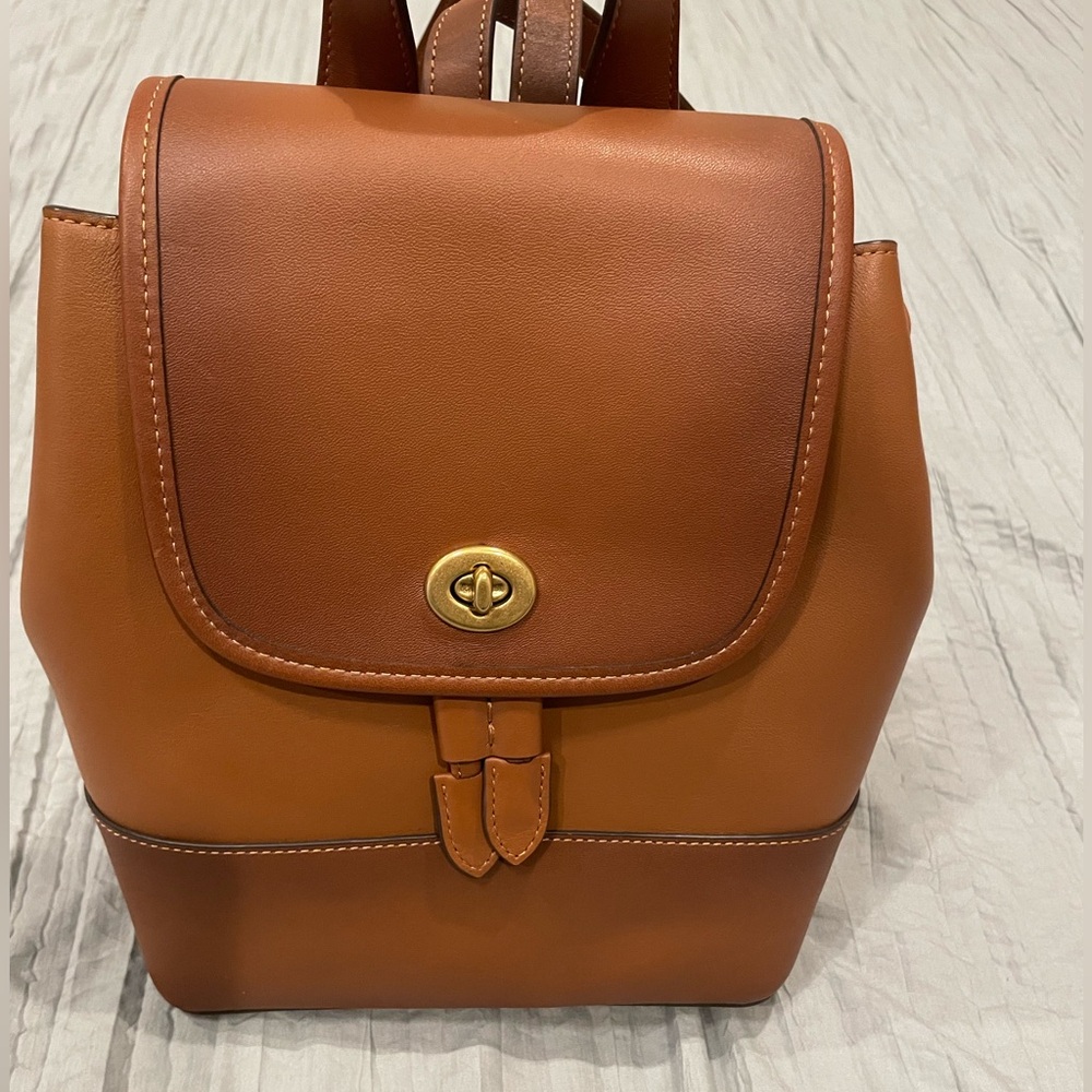 Coach Brown Leather Backpack with Gold Hardware Used, great condition